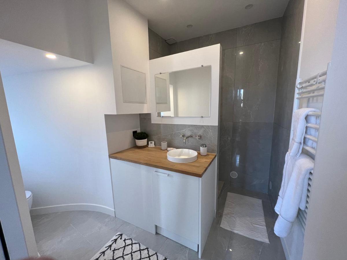 Appartement 33 M2 Comme Une Junior Suite - Vue Port Et Palais Des Festivals Cannes Exterior foto